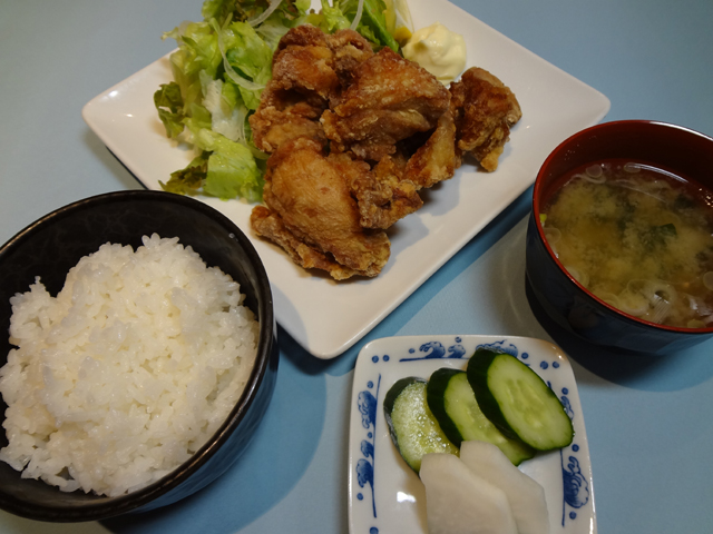 炠H